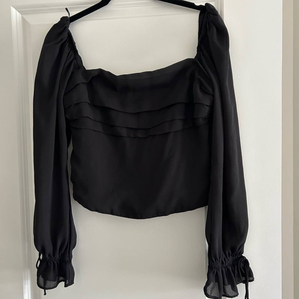 Abercrombie crop blouse with stretchy back
